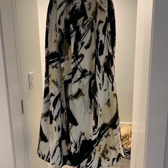 Cachet Skirt - Picture 2 of 5